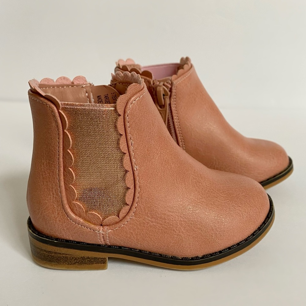 Toddler girl pink boots (size 5)